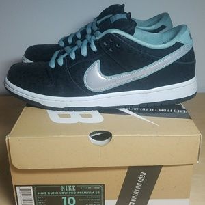 Nike SB Dunk Low - SPoT×Lance Mountain